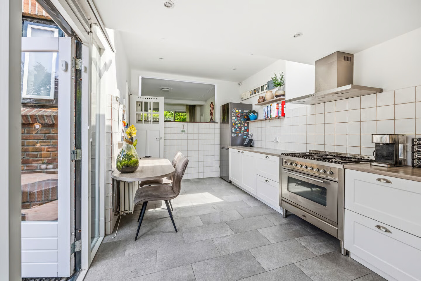 Tussenwoning te koop: Loolaan 96, Voorburg