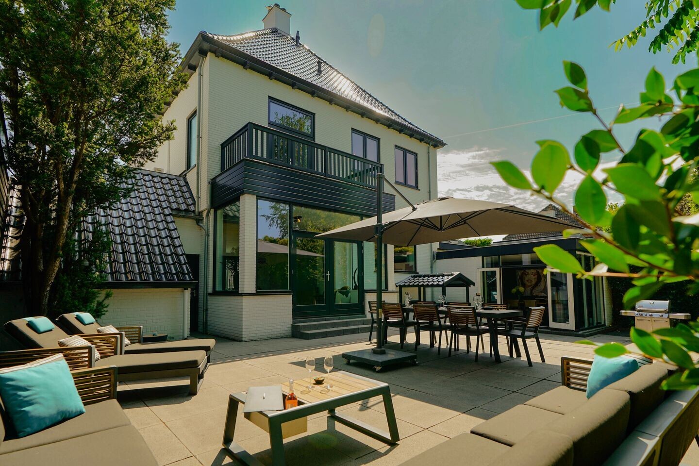 Twee-onder-één-kap te koop: Oosteinde 257, Voorburg