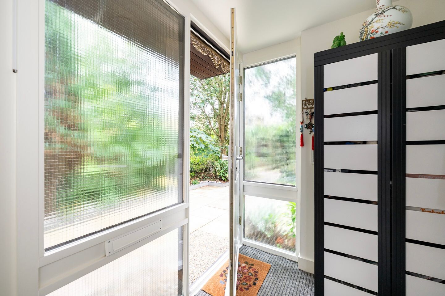Tussenwoning te koop: Tulpentuin 347, Voorburg