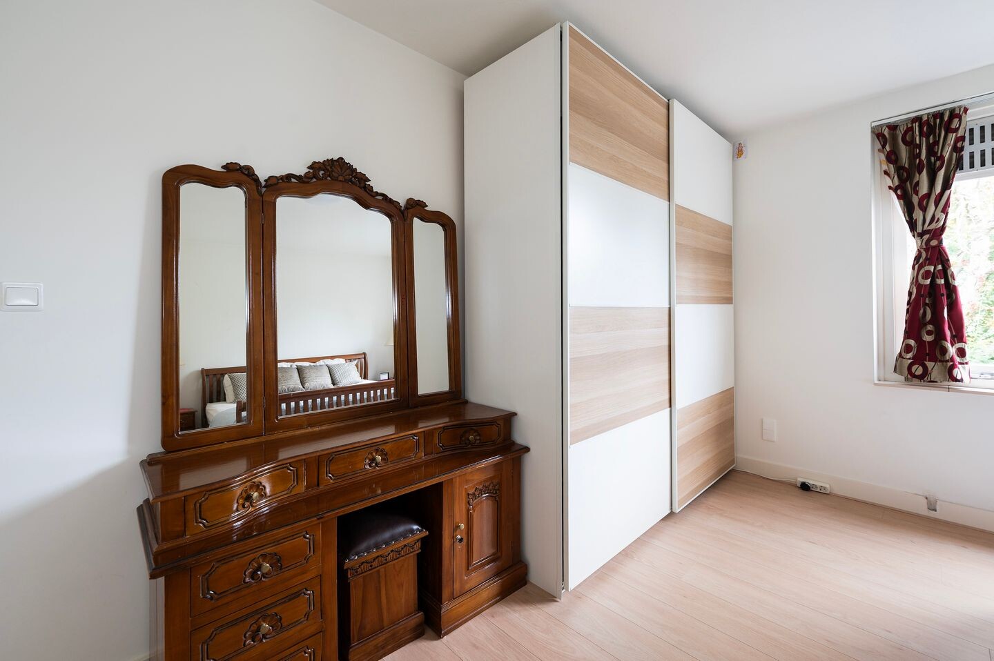 Tussenwoning te koop: Tulpentuin 347, Voorburg