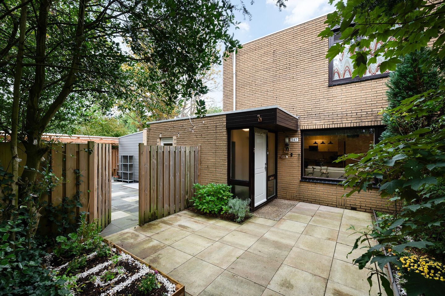 Tussenwoning te koop: Tulpentuin 347, Voorburg