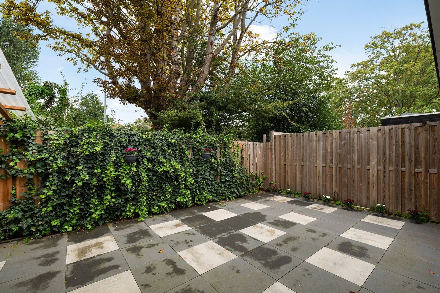 Tussenwoning te koop: Tulpentuin 347, Voorburg