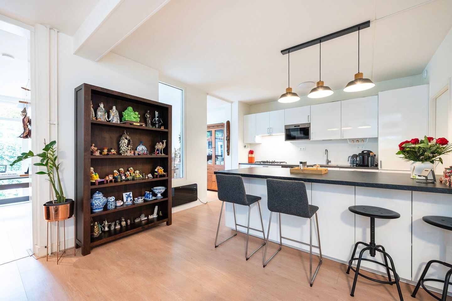 Tussenwoning te koop: Tulpentuin 347, Voorburg