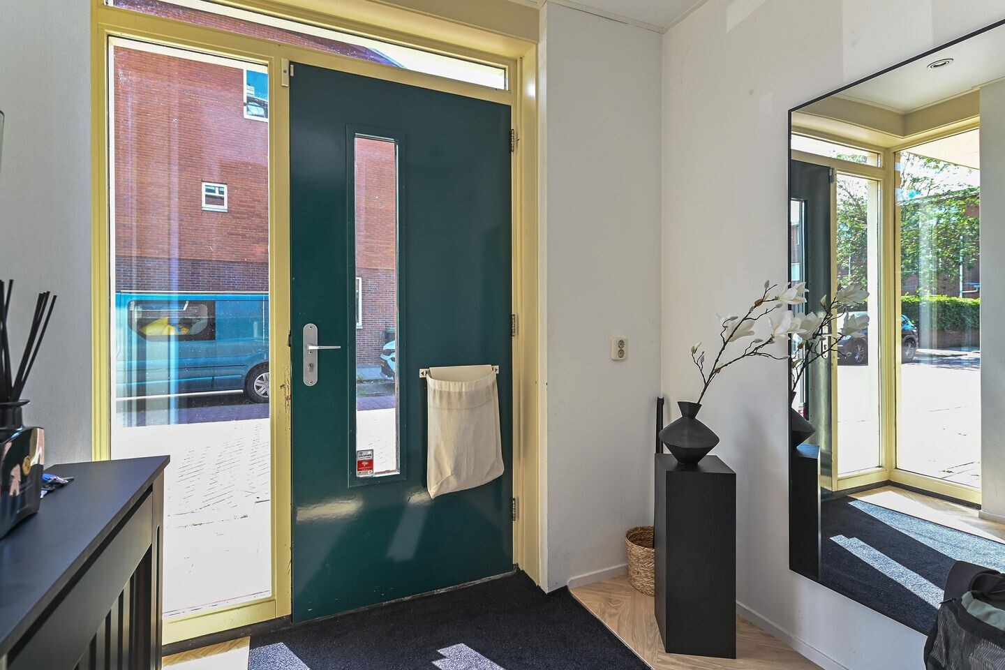 Appartement te koop: Charley Tooropstraat 18, Voorburg