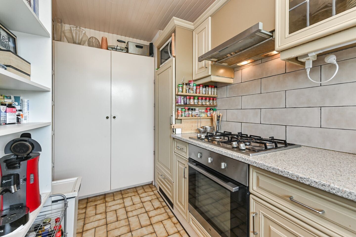 Appartement te koop: Prins Bernhardlaan 166, Voorburg