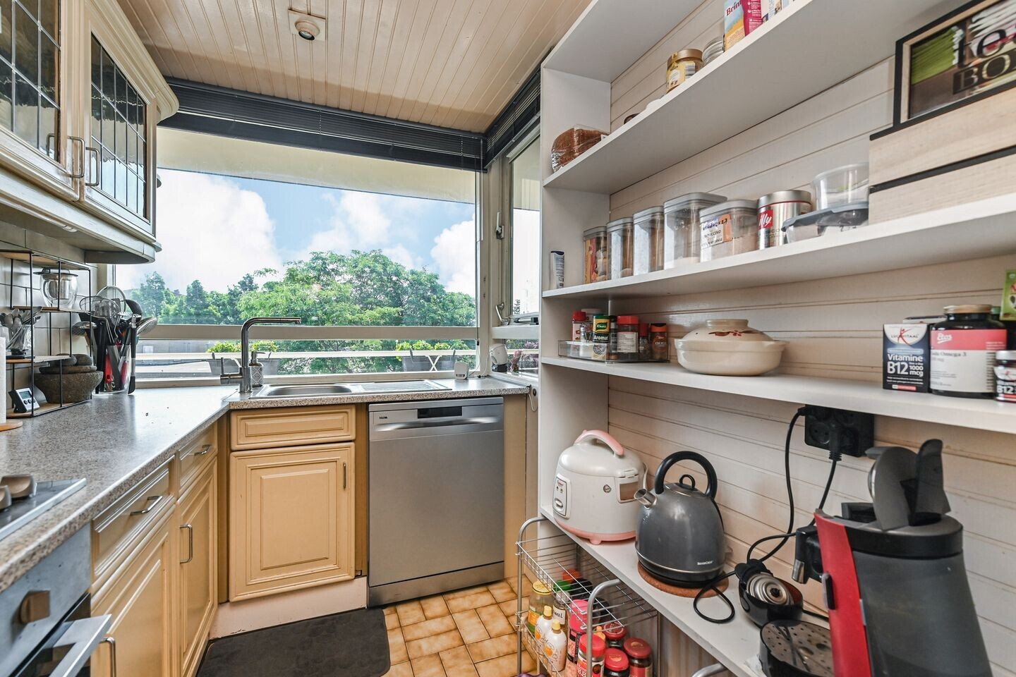 Appartement te koop: Prins Bernhardlaan 166, Voorburg