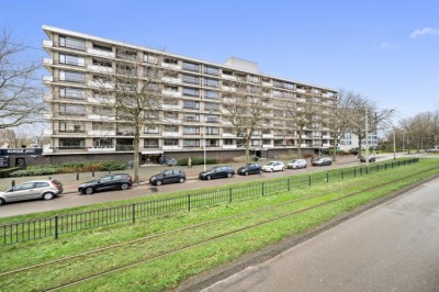 Monseigneur. 285