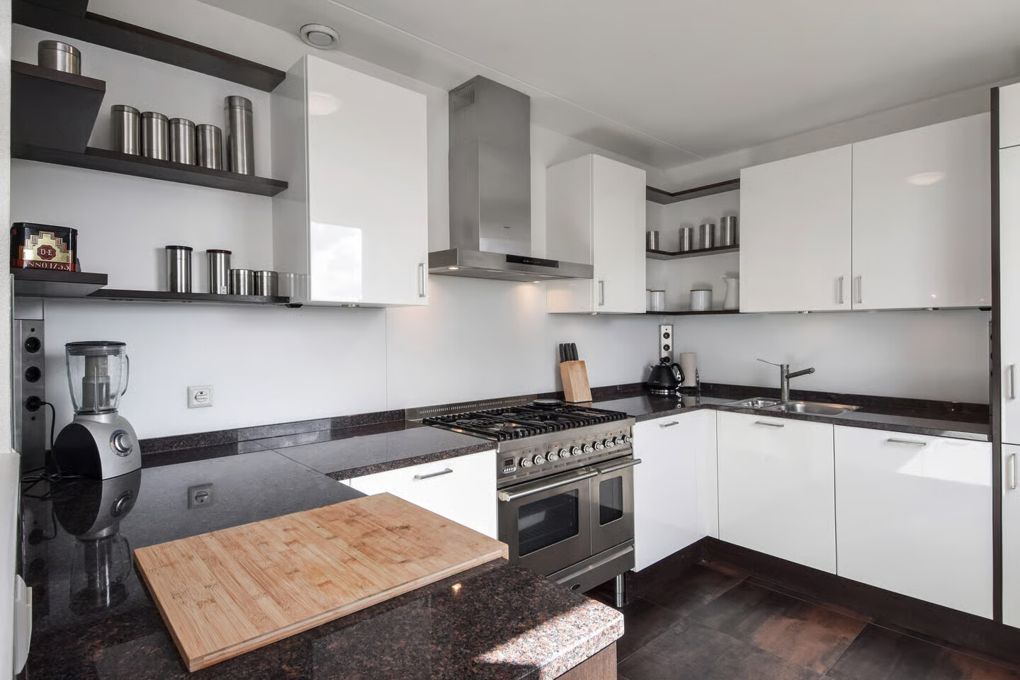 Appartement te koop: Deernsstraat 24, Voorburg