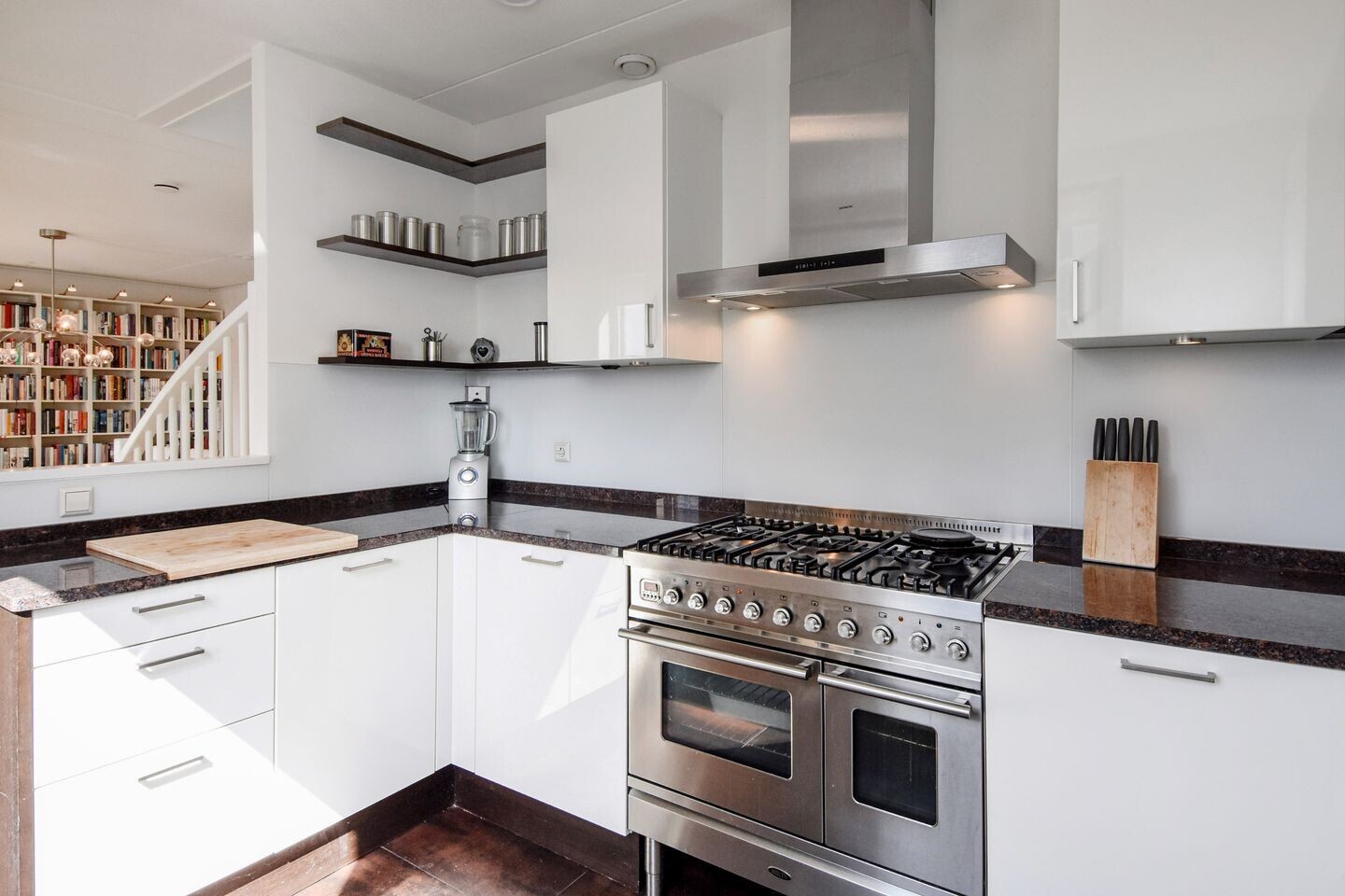 Appartement te koop: Deernsstraat 24, Voorburg