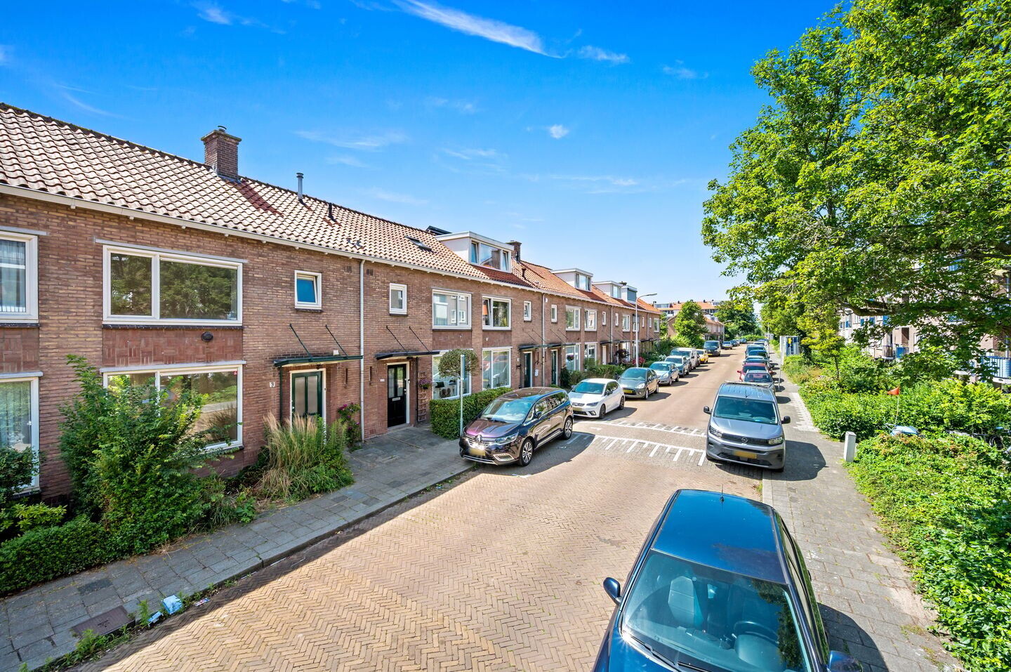 Tussenwoning te koop: De Genestetstraat 9, Voorburg