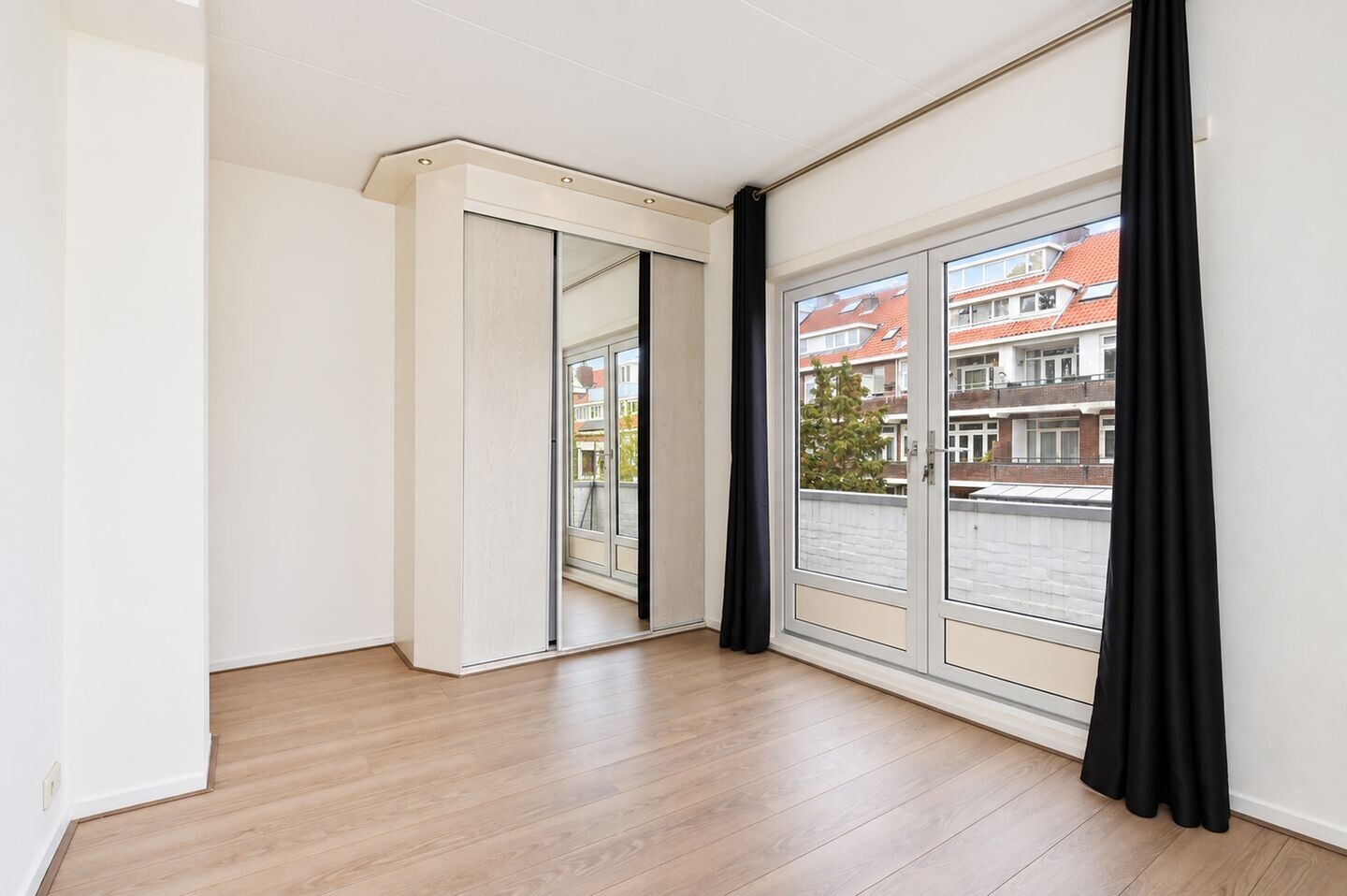 Appartement te koop: Koningin Wilhelminalaan 245, Voorburg