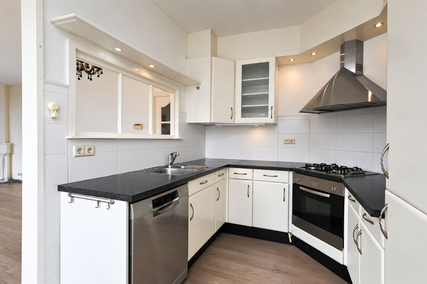 Appartement te koop: Koningin Wilhelminalaan 245, Voorburg