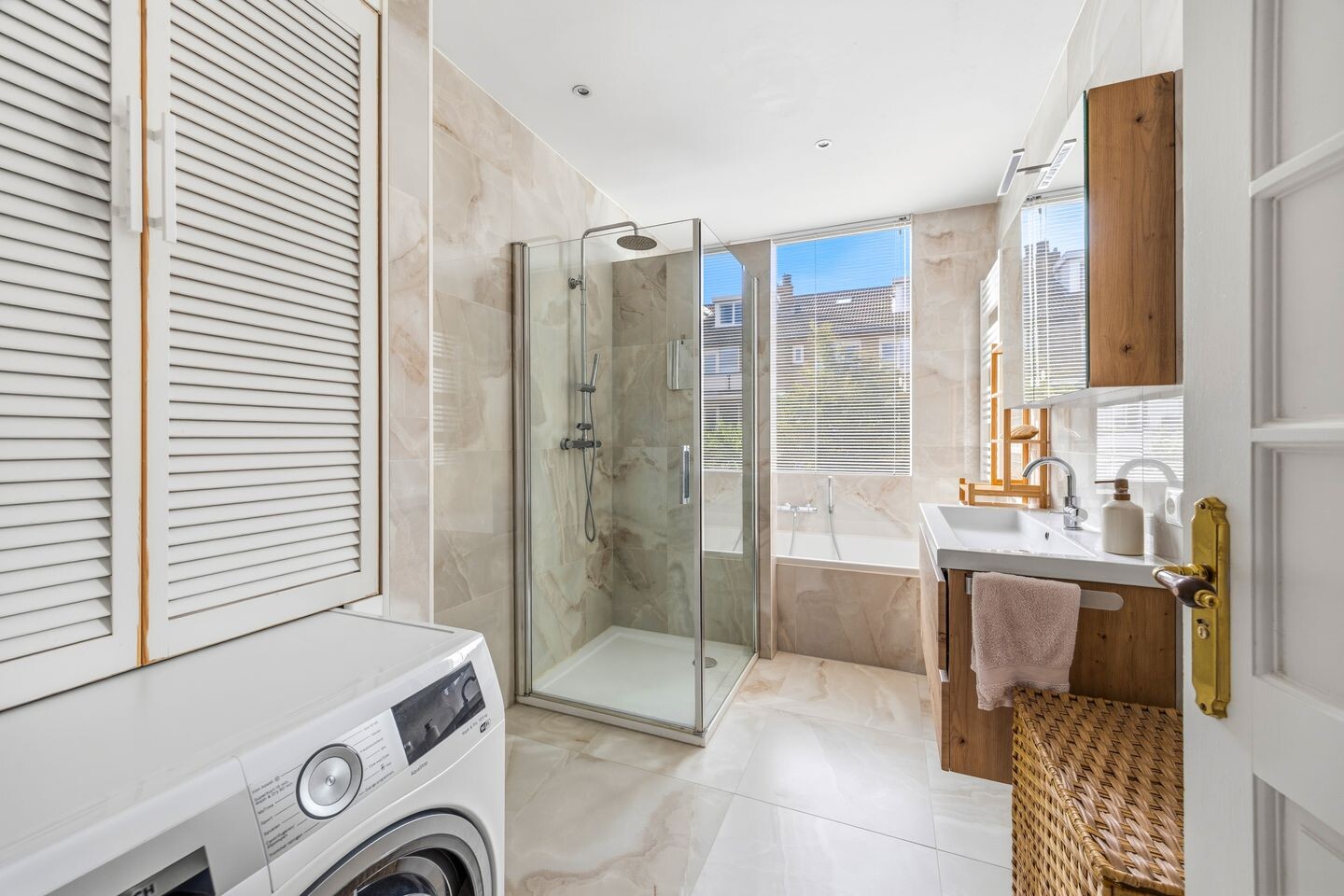 Appartement te koop: Koningin Wilhelminalaan 342C, Voorburg