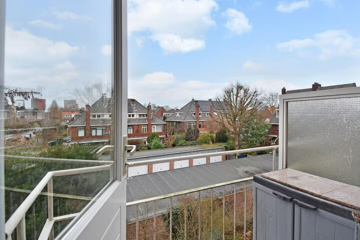Appartement te koop: Laan van Nieuw Oosteinde 93, Voorburg