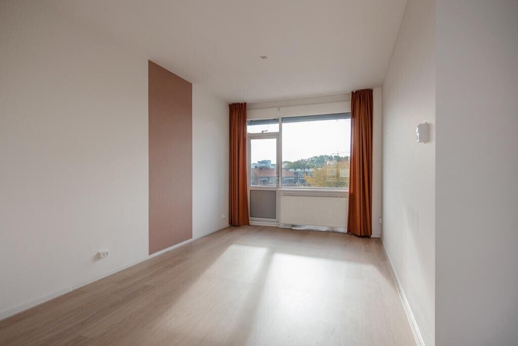 Appartement te koop: Koningin Julianalaan 192, Voorburg