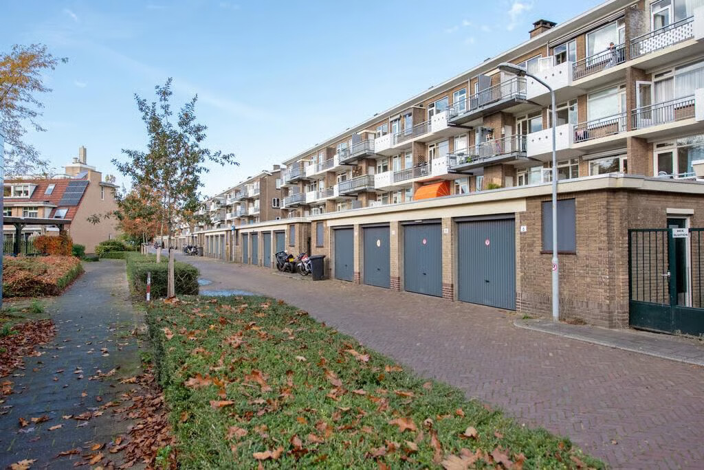 Appartement te koop: Koningin Julianalaan 192, Voorburg