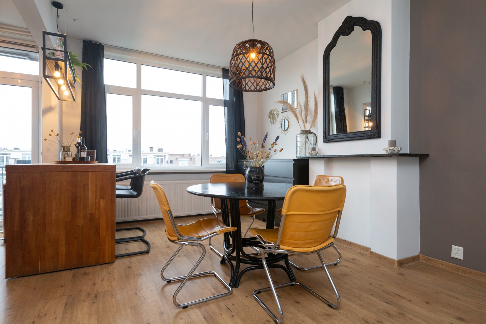 Appartement te koop: van Alphenstraat 82, Voorburg
