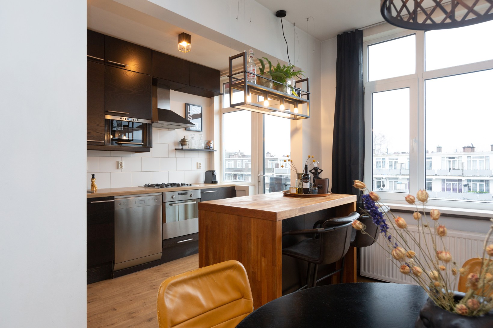 Appartement te koop: van Alphenstraat 82, Voorburg