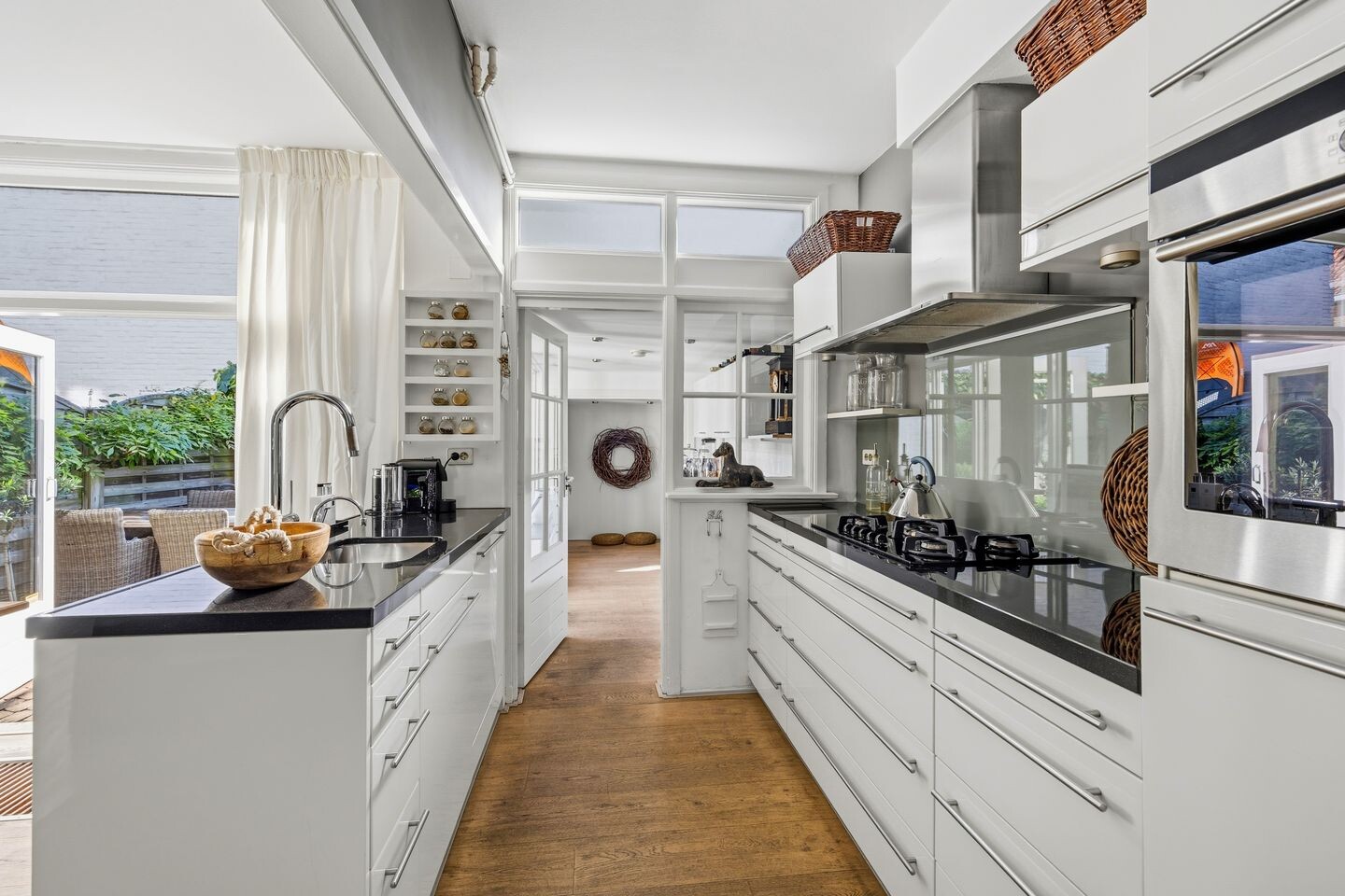 Tussenwoning te koop: Corbulokade 6, Voorburg