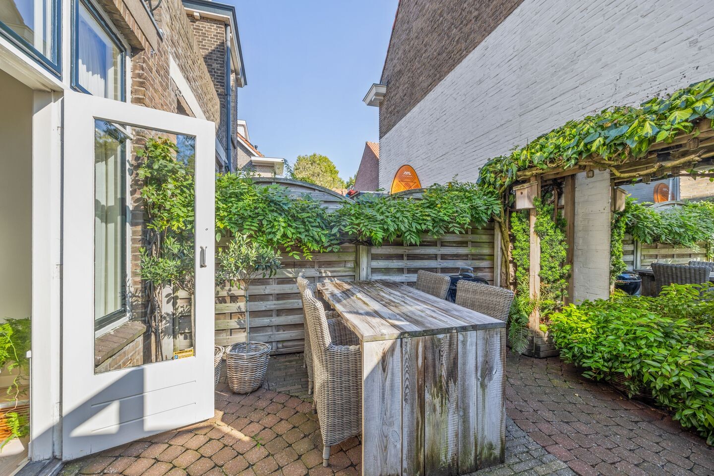 Tussenwoning te koop: Corbulokade 6, Voorburg