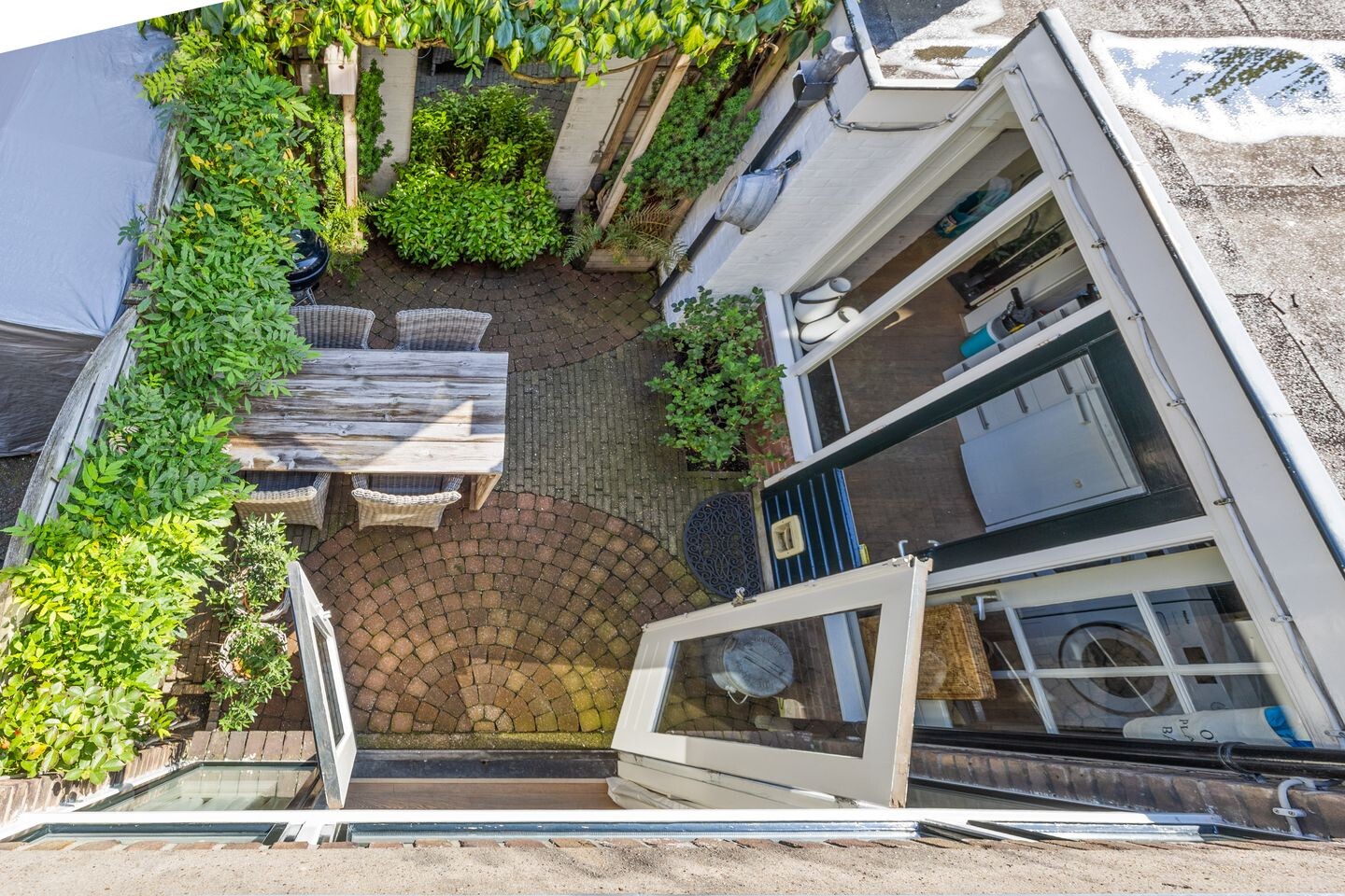 Tussenwoning te koop: Corbulokade 6, Voorburg