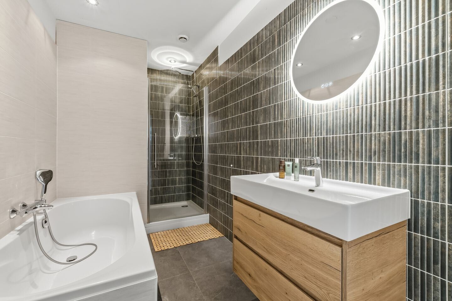 Appartement te koop: Haagweg 109B, Rijswijk