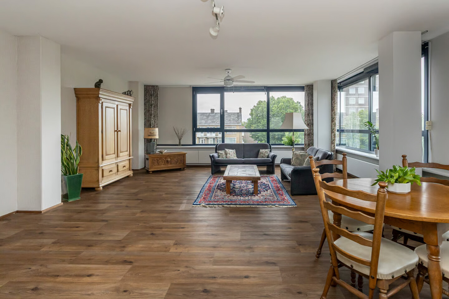 Appartement te koop: Burgemeester Elsenlaan 241F301, Rijswijk