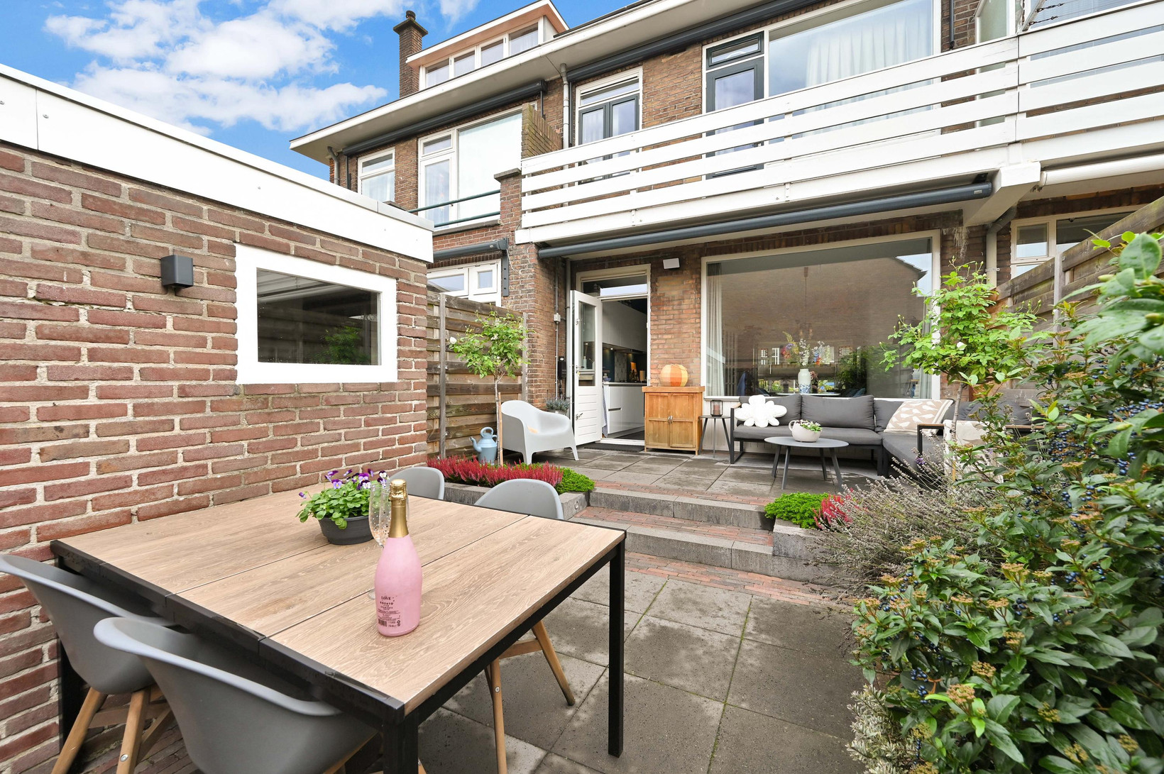 Tussenwoning te koop: Jozef Israëlslaan 92, Rijswijk