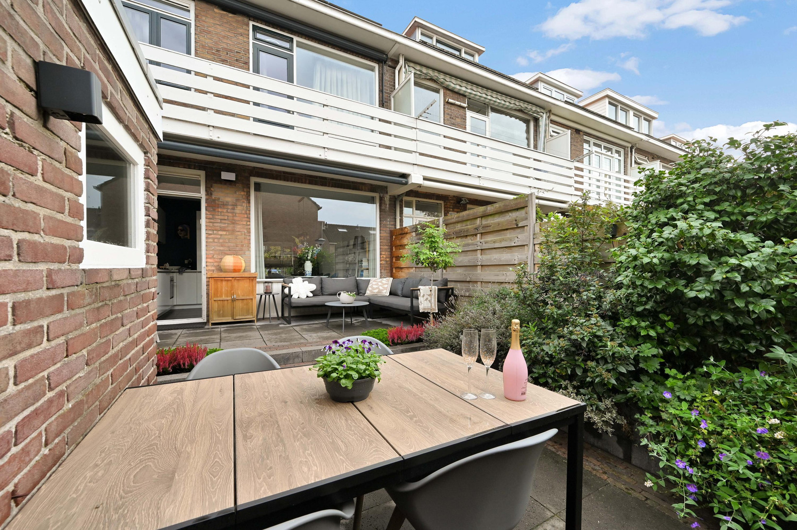Tussenwoning te koop: Jozef Israëlslaan 92, Rijswijk