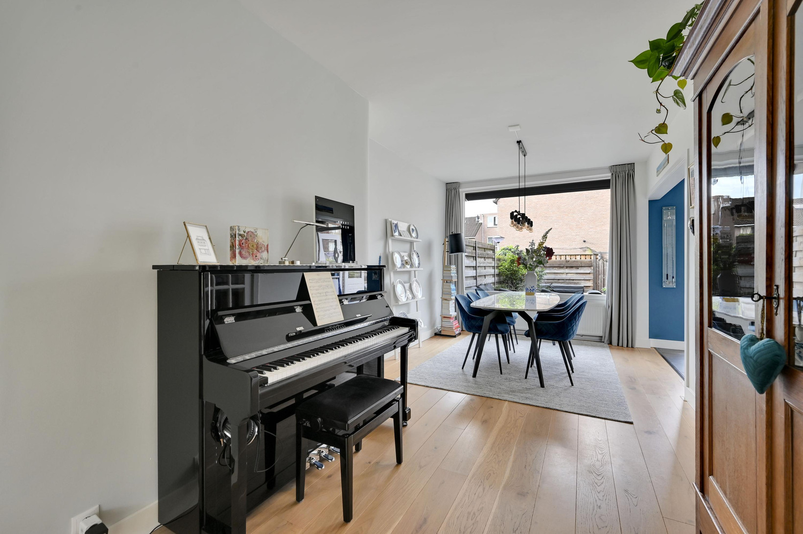 Tussenwoning te koop: Jozef Israëlslaan 92, Rijswijk