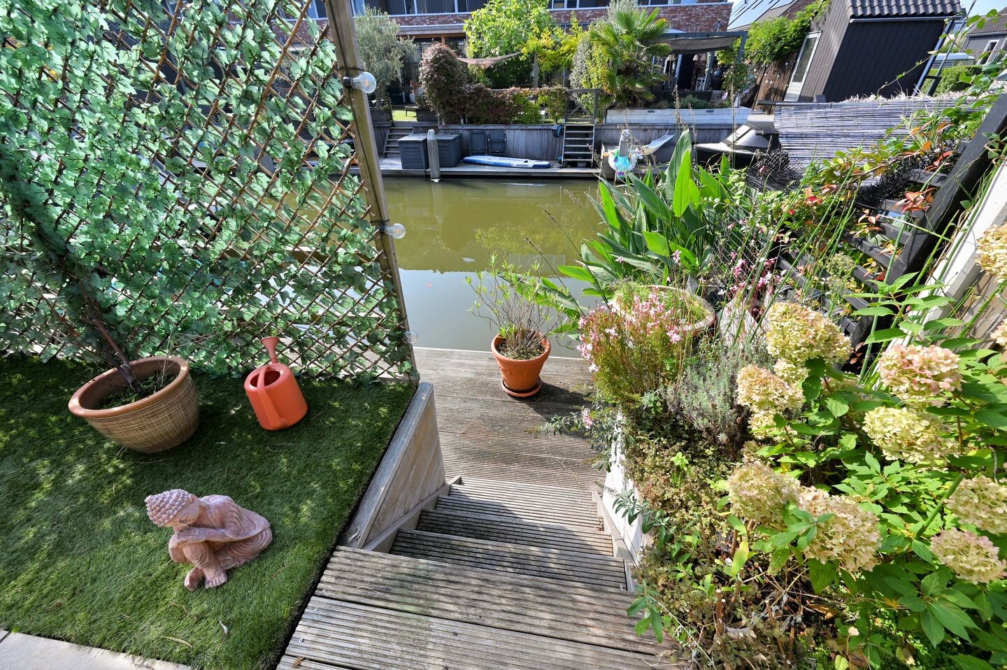 Tussenwoning te koop: Menagerie 23, Rijswijk
