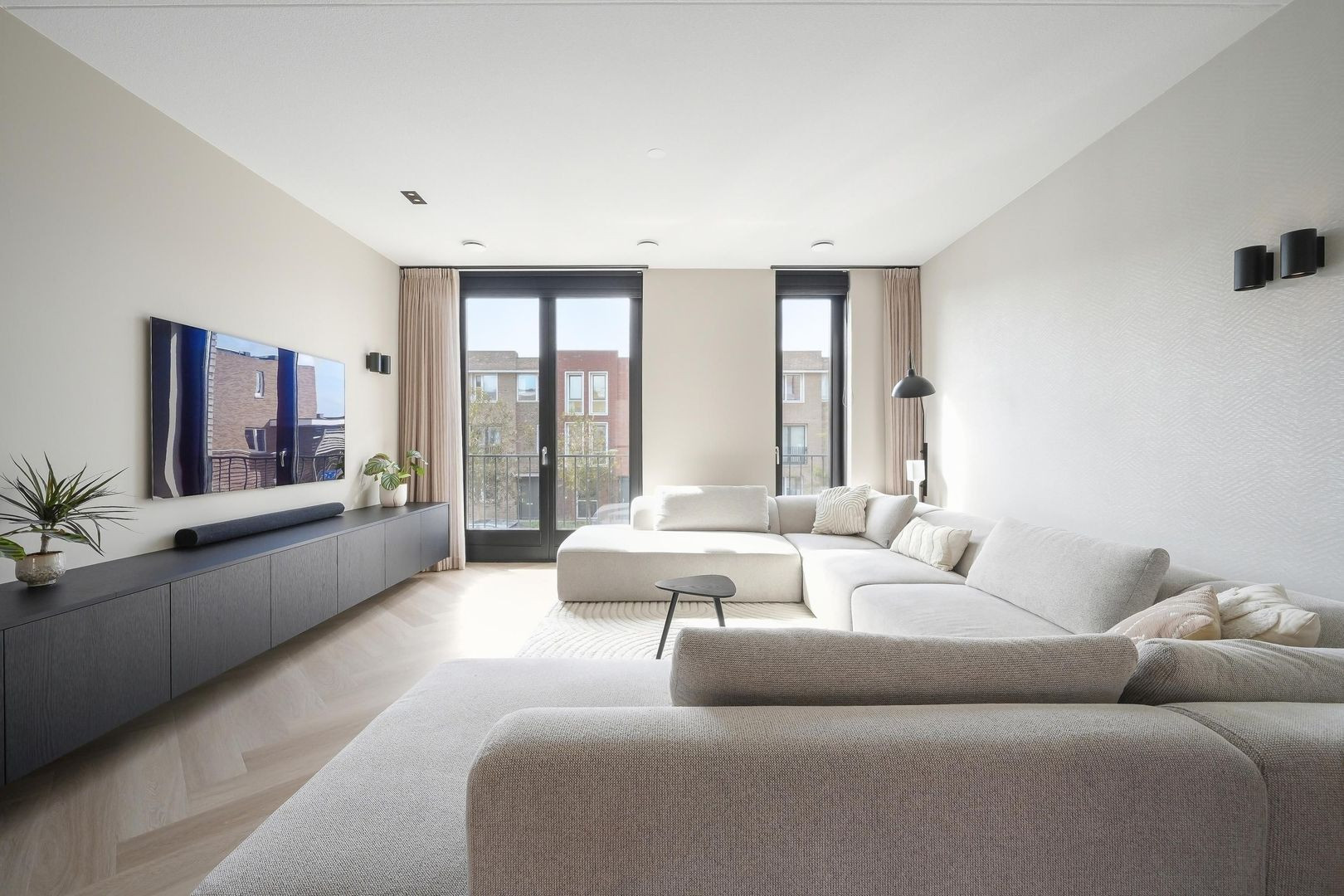 Tussenwoning te koop: Parelmoervlinderlaan 130, Rijswijk