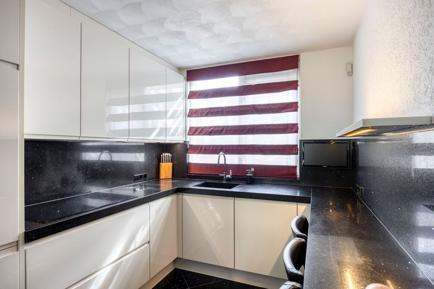 Tussenwoning te koop: Pauwhof 150, Rijswijk