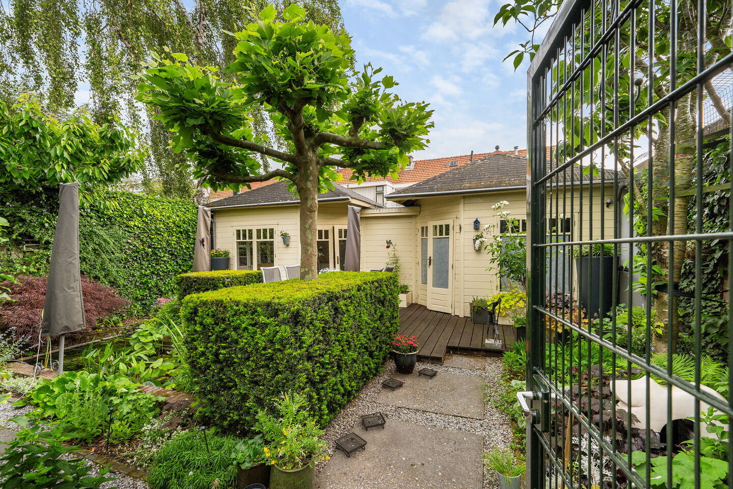 Twee-onder-één-kap te koop: Ambachtsweg 3, Wateringen