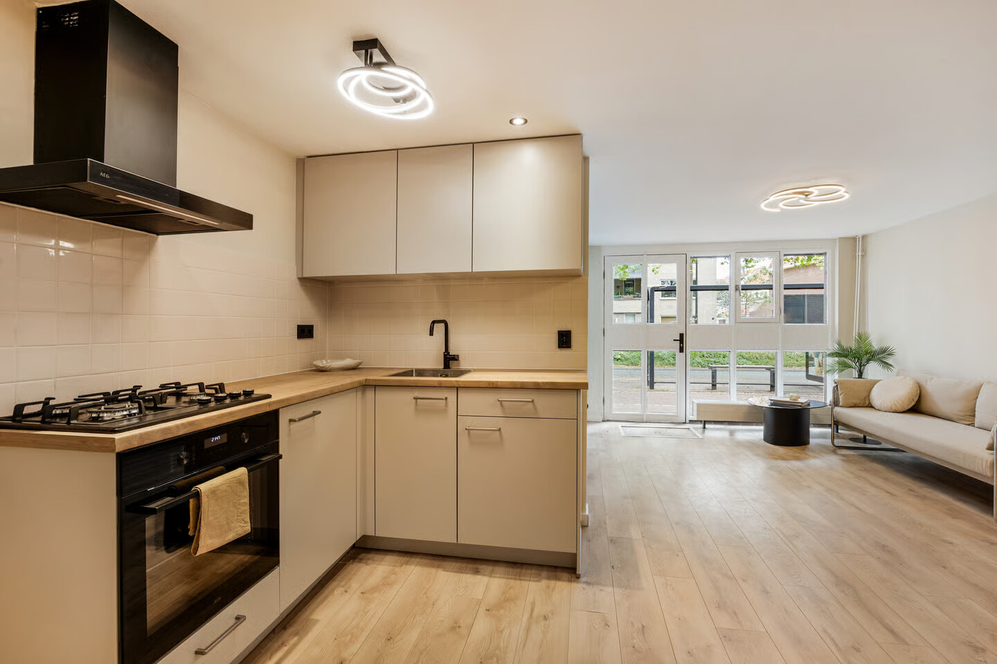 Appartement te koop: Langegracht 167, Leiden
