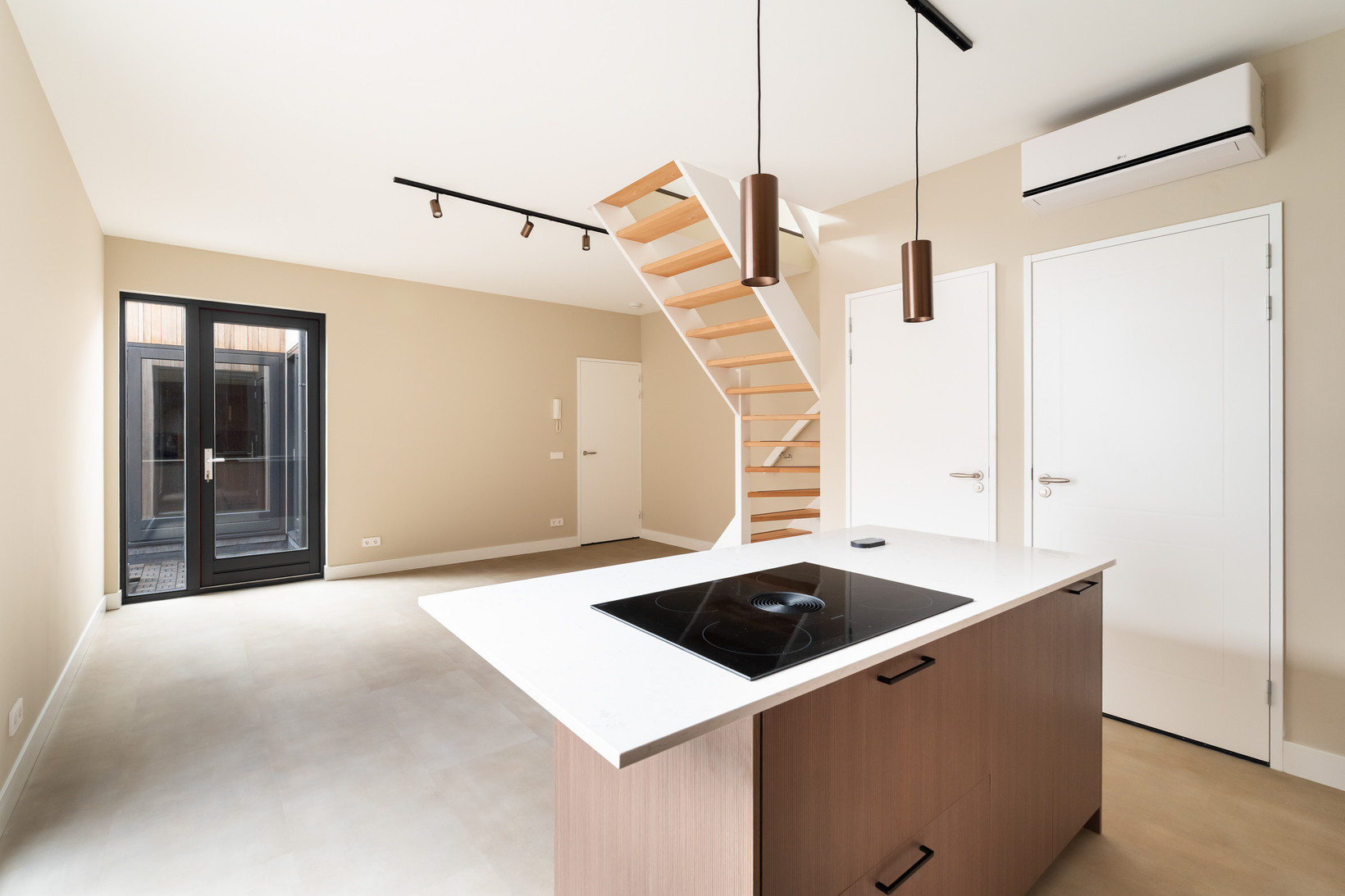 Appartement te koop: Bouwelouwensteeg 52, Leiden