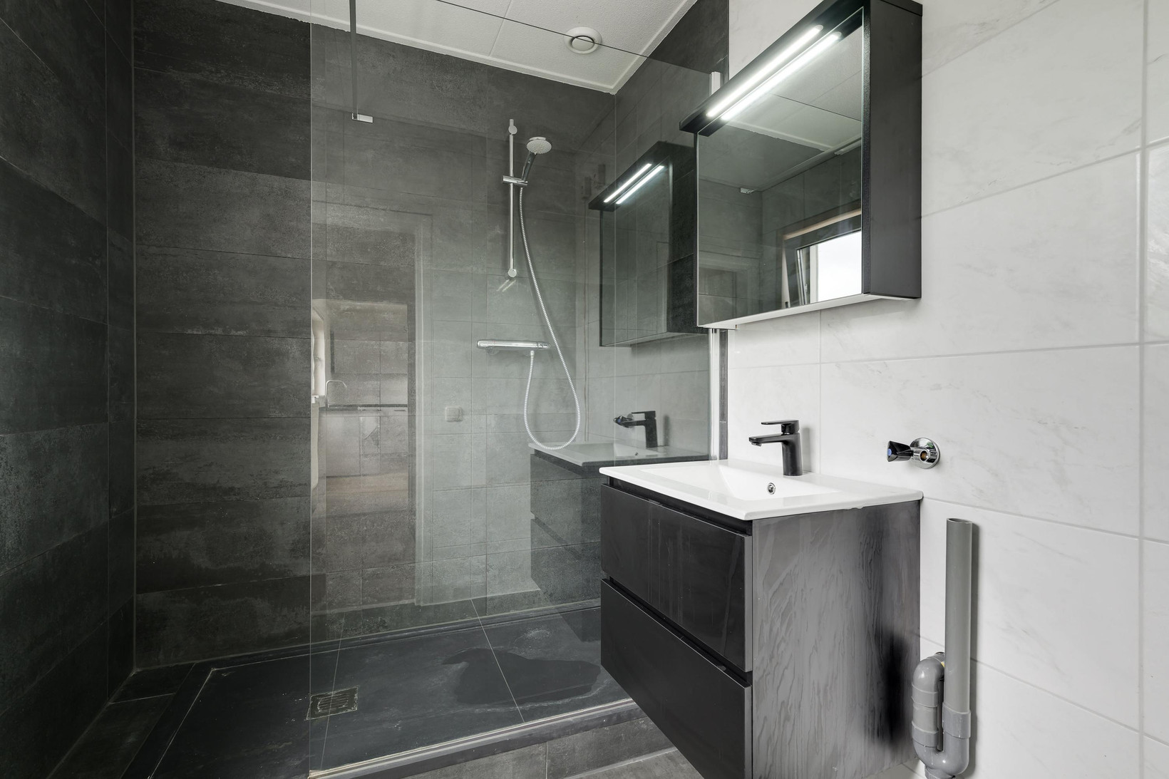 Appartement te koop: Pioenstraat 26B, Leiden