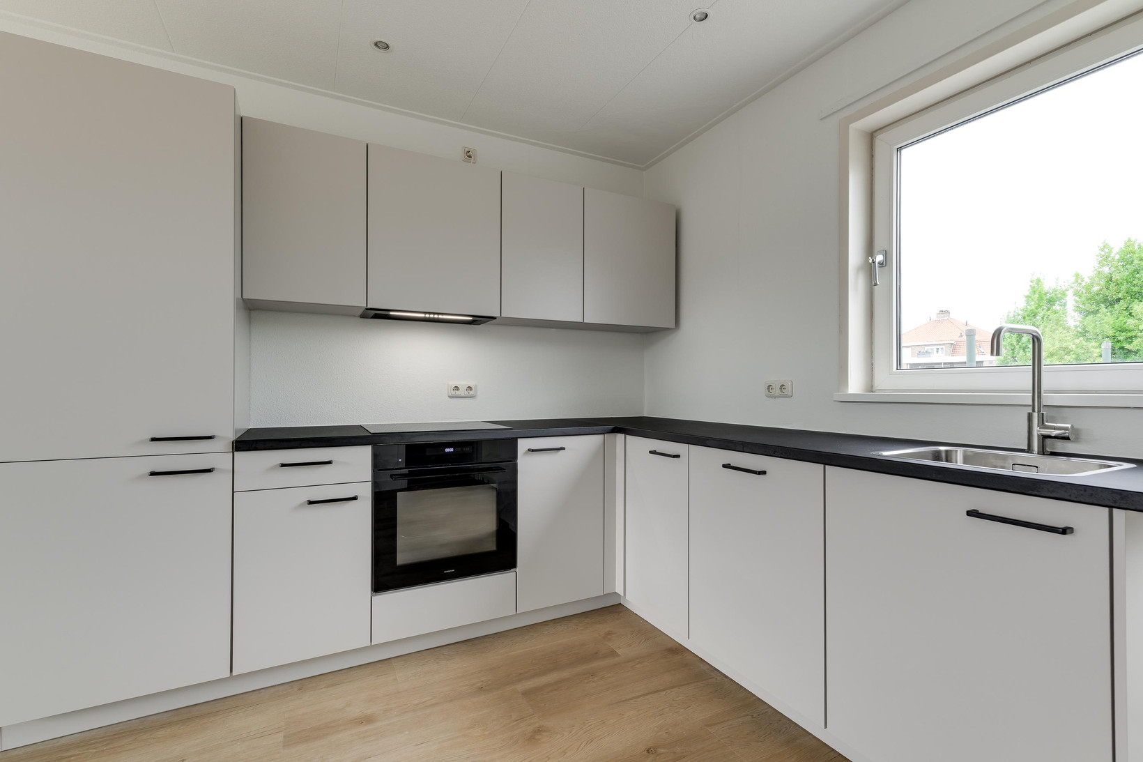 Appartement te koop: Pioenstraat 26B, Leiden