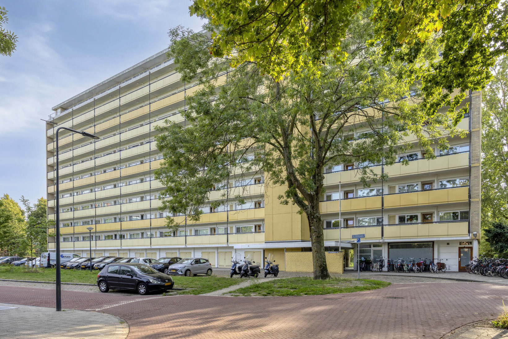 Appartement te koop: Van Vollenhovenplein 86, Leiden