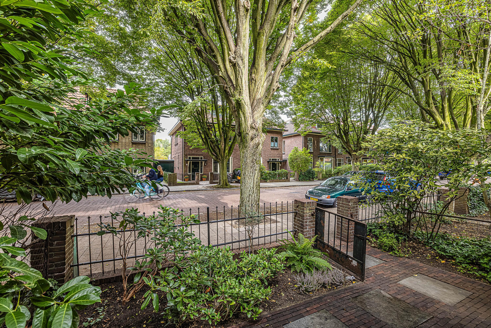 Tussenwoning te koop: Cobetstraat 42, Leiden