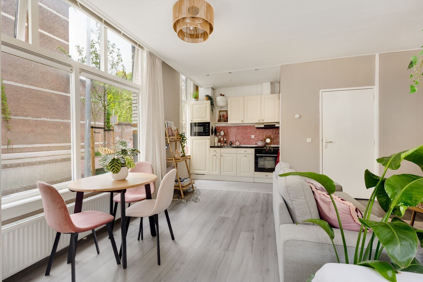 Studio te koop: Drie Octoberstraat 45, Leiden