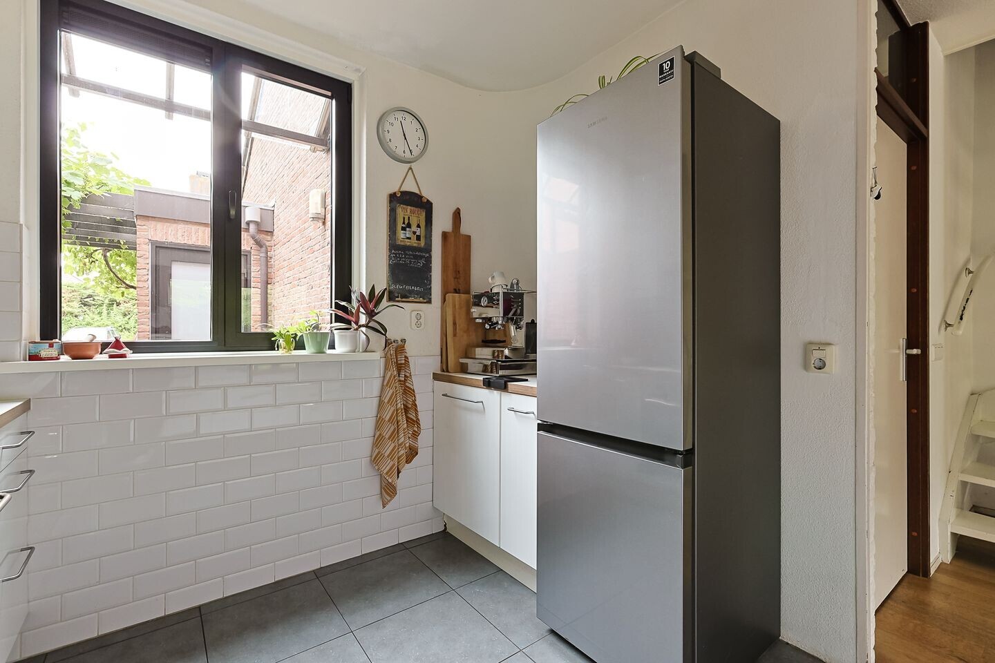 Tussenwoning te koop: Aletta Jacobslaan 28, Leiden