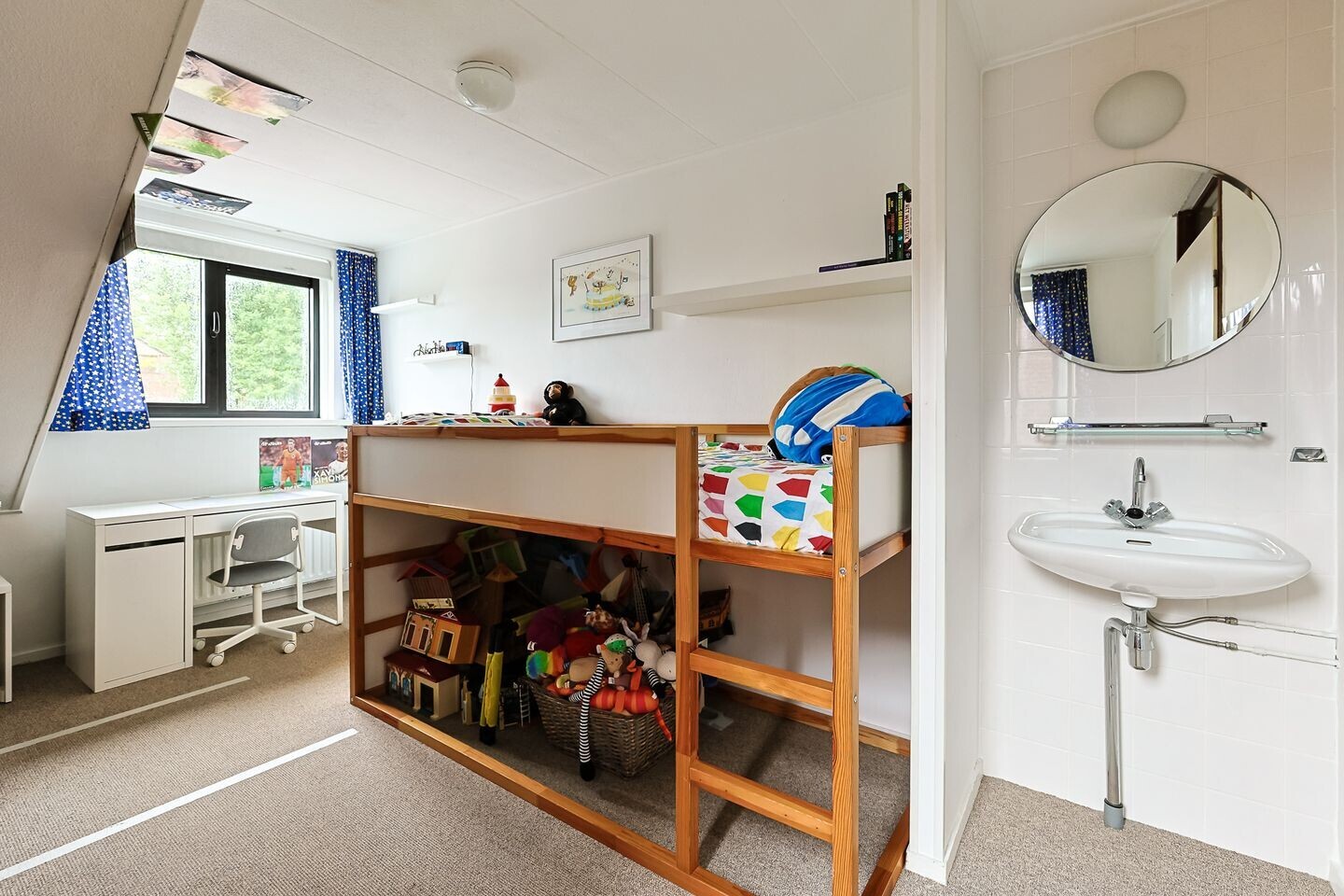 Tussenwoning te koop: Aletta Jacobslaan 28, Leiden