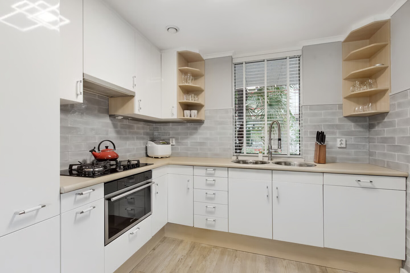 Appartement te koop: Laan der Verenigde Naties 2, Leiden