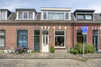 Oosterdwarsstraat 22