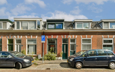 Oosterdwarsstraat 24