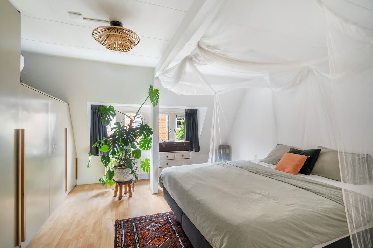 Tussenwoning te koop: Bakker Korffstraat 3, Leiden