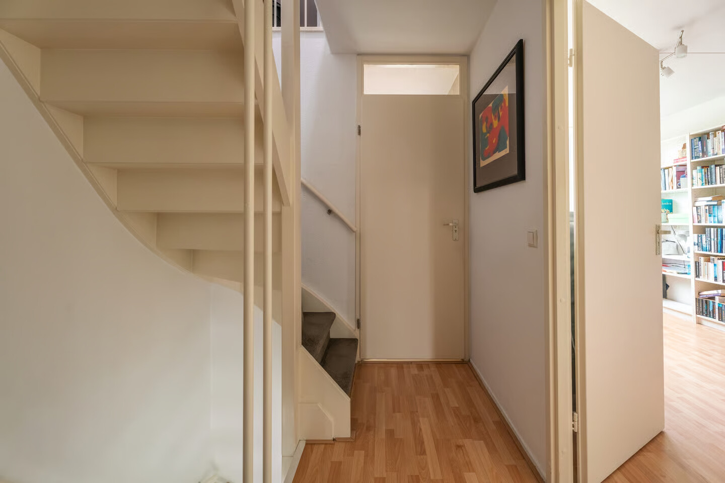 Tussenwoning te koop: Korenbloem 43, Leiden