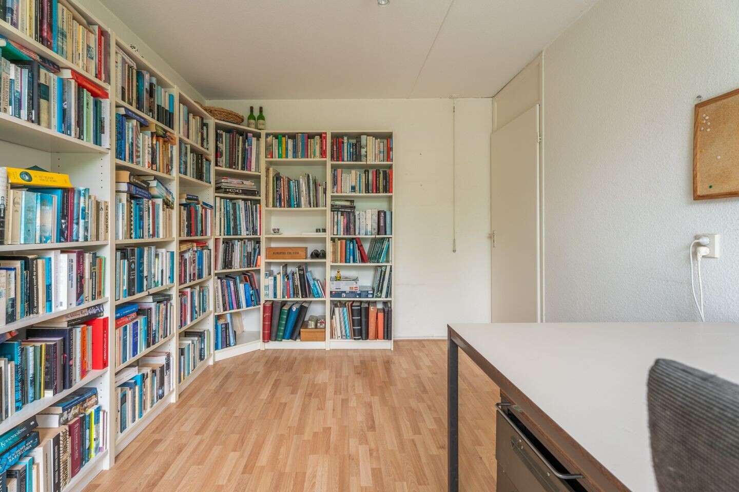 Tussenwoning te koop: Korenbloem 43, Leiden