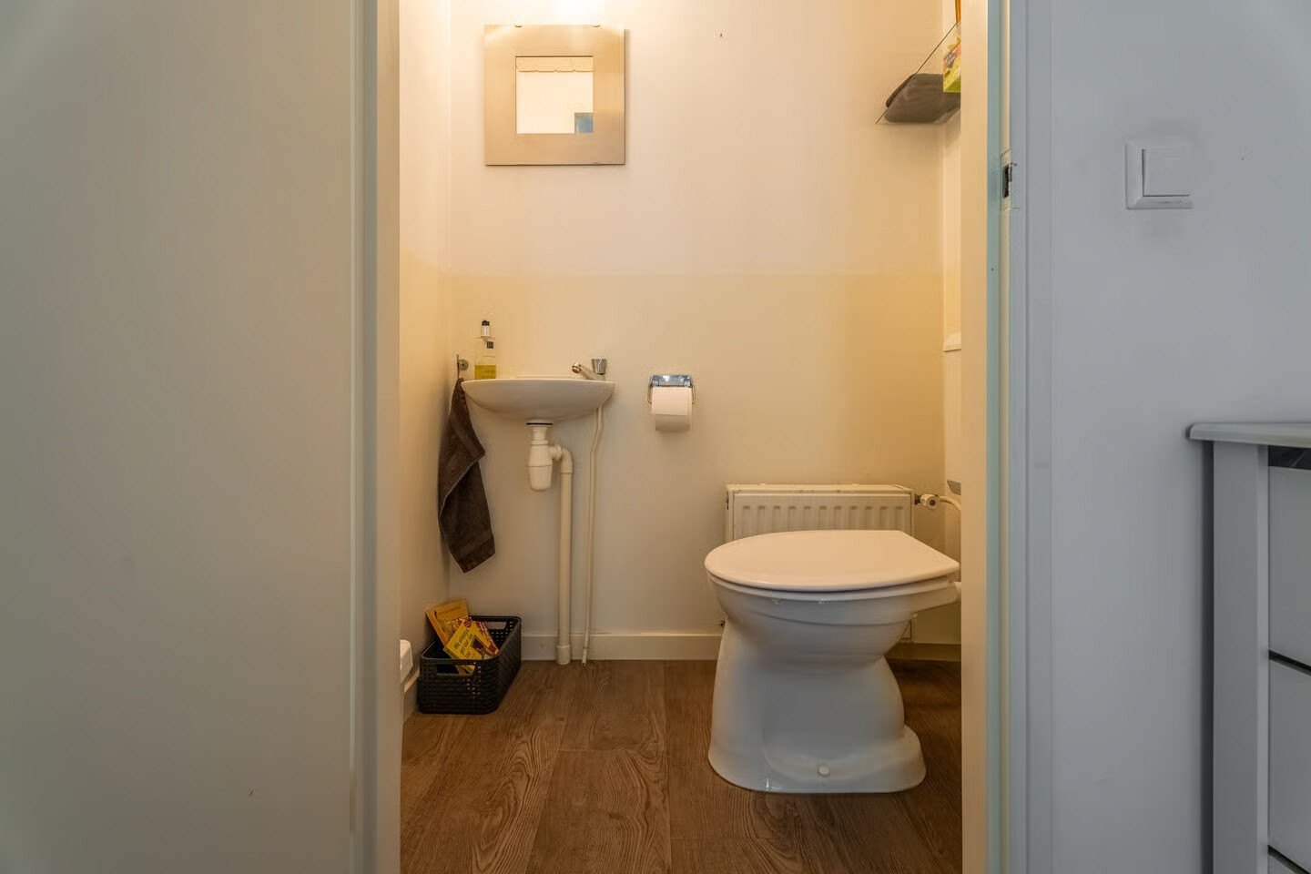 Tussenwoning te koop: Korenbloem 43, Leiden